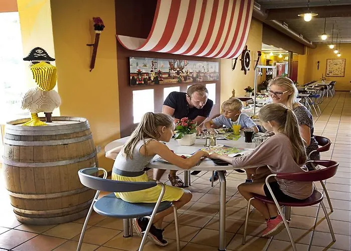 Legoland Village Family